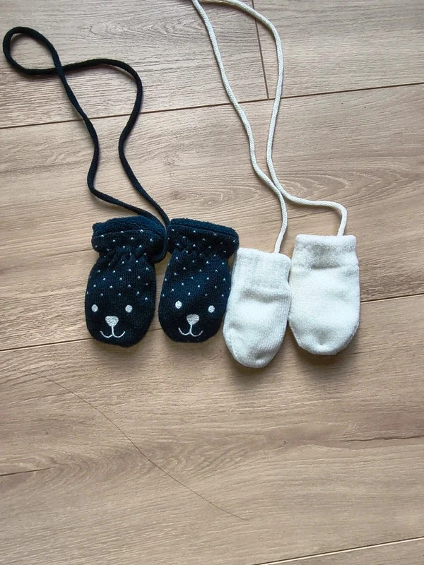 2 paires de moufles neuves
